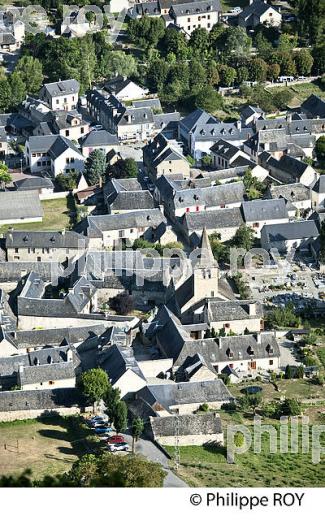 LE VILLAGE DE VIELLE-AURE,  EN ETE,  VALLEE D' AURE, HAUTES-PYRENEES. (65F07619.jpg)