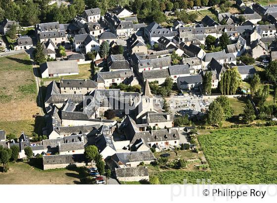 LE VILLAGE DE VIELLE-AURE,  EN ETE,  VALLEE D' AURE, HAUTES-PYRENEES. (65F07625.jpg)