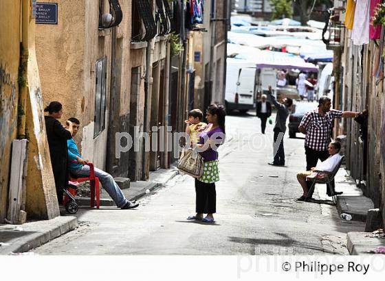 SCENE DE RUE, QUARTIER  SAINT-JACQUES , VILLE DE  PERPIGNAN, ROUSSILLON, CATALOGNE. (66F00539.jpg)