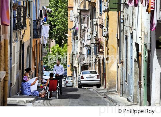 SCENE DE RUE, QUARTIER  SAINT-JACQUES , VILLE DE  PERPIGNAN, ROUSSILLON, CATALOGNE. (66F00602.jpg)