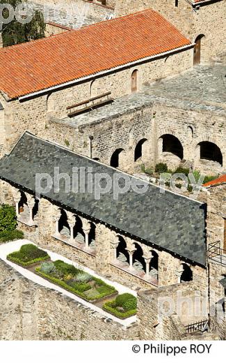 ABBAYE BENEDICTINE  SAINT MARTIN DU CANIGOU, CONFLENT, ROUSSILLON, CATALOGNE, OCCITANIE. (66F00814.jpg)