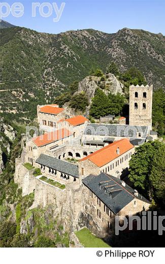 ABBAYE BENEDICTINE  SAINT MARTIN DU CANIGOU, CONFLENT, ROUSSILLON, CATALOGNE, OCCITANIE. (66F00815.jpg)