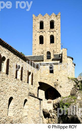 ABBAYE BENEDICTINE  SAINT MARTIN DU CANIGOU, CONFLENT, ROUSSILLON, CATALOGNE, OCCITANIE. (66F00822.jpg)