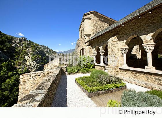 ABBAYE BENEDICTINE  SAINT MARTIN DU CANIGOU, CONFLENT, ROUSSILLON, CATALOGNE, OCCITANIE. (66F00903.jpg)