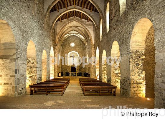 ABBAYE SAINT MICHEL DE CUXA, MASSIF  DU CANIGOU, CONFLENT, ROUSSILLON, CATALOGNE, OCCITANIE. (66F00926.jpg)