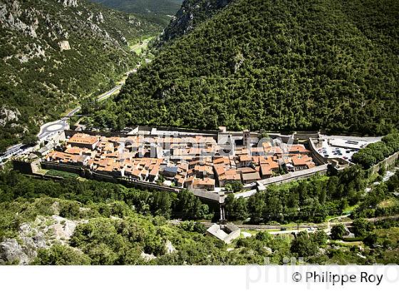 VILLAGE FORTIFIE DE VILLEFRANCHE DE CONFLENT, VALLEE DE LA TET, CONFLENT, ROUSSILLON, (66F01008.jpg)