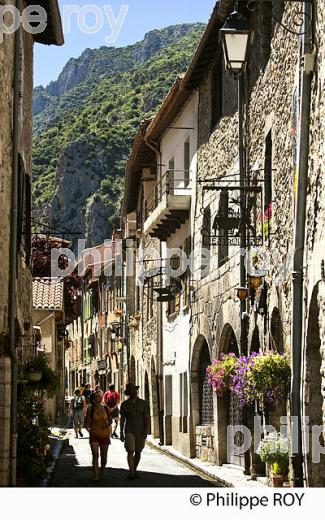 VILLAGE FORTIFIE DE VILLEFRANCHE DE CONFLENT, VALLEE DE LA TET, CONFLENT, ROUSSILLON, (66F01119.jpg)