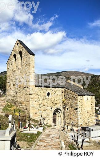 VILLAGE D' ANGOUSTRINE, CERDAGNE, ROUSSILLON, CATALOGNE, PYRENEES ORIENTALES. (66F01203.jpg)