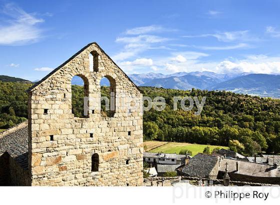 VILLAGE D' ANGOUSTRINE, CERDAGNE, ROUSSILLON, CATALOGNE, PYRENEES ORIENTALES. (66F01211.jpg)