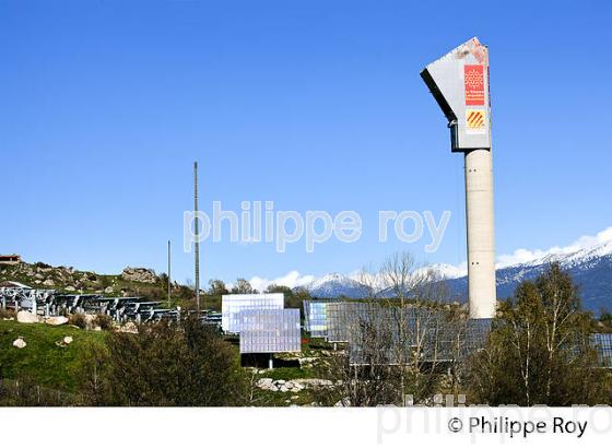 CENTRALE SOLAIRE DE THEMIS, ANGOUSTRINE ,  CERDAGNE, ROUSSILLON, CATALOGNE, PYRENEES ORIENTALES. (66F01410.jpg)