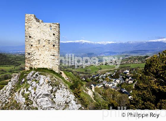 ATALAYE DU VILLAGE DE LLO ,  CERDAGNE, ROUSSILLON, CATALOGNE, PYRENEES ORIENTALES. (66F01522.jpg)