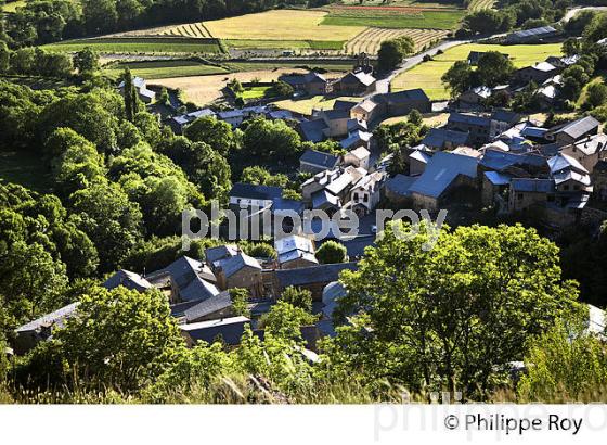 VILLAGE DE LLO ,  CERDAGNE, ROUSSILLON, CATALOGNE, PYRENEES ORIENTALES. (66F01526.jpg)