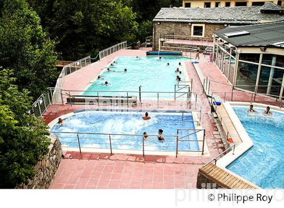 BAIN THERMAL  DU VILLAGE  DE LLO,  CERDAGNE, ROUSSILLON, CATALOGNE, PYRENEES ORIENTALES. (66F01606.jpg)