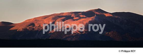 LE MASSIF DU PUIGMAL, PAYSAGE DE CERDAGNE, ROUSSILLON, CATALOGNE, PYRENEES ORIENTALES. (66F01703.jpg)