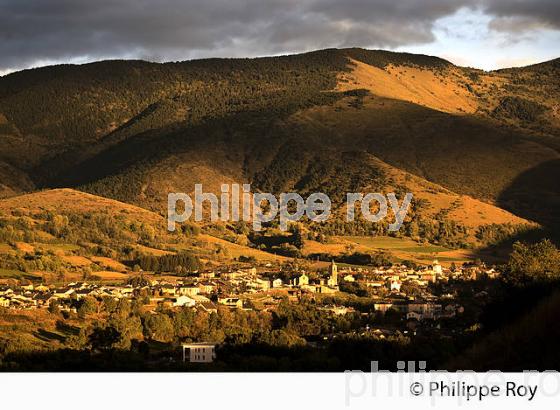 VILLAGE DE ERR, PAYSAGE DE MONTAGNE DE CERDAGNE, ROUSSILLON, CATALOGNE, PYRENEES ORIENTALES. (66F01713.jpg)