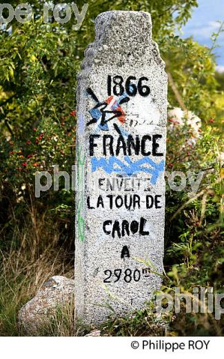 BORNE FRONTIERE FRANCAISE , VILLAGE D' ENVEITG, CERDAGNE, ROUSSILLON, CATALOGNE, PYRENEES ORIENTALES. (66F01926.jpg)