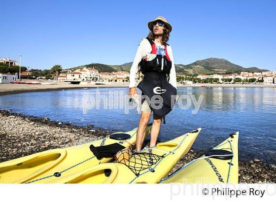 KAYAK DE MER A BANYULS SUR MER , COTE VERMEILLE, ROUSSILLON, CATALOGNE. (66F01928.jpg)