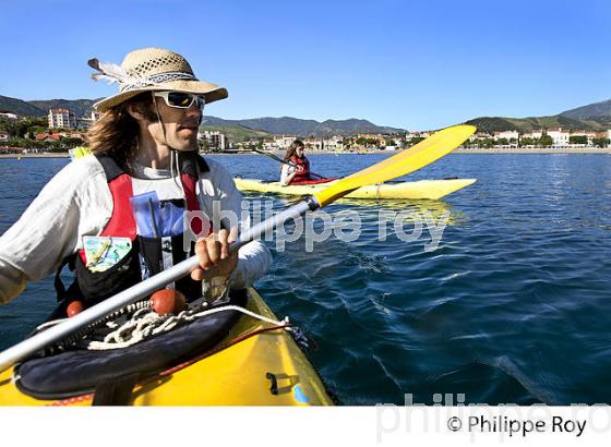 KAYAK DE MER A BANYULS SUR MER , COTE VERMEILLE, ROUSSILLON, CATALOGNE. (66F01930.jpg)