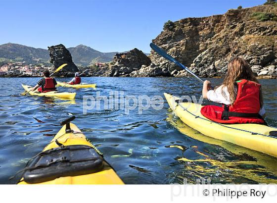 KAYAK DE MER A BANYULS SUR MER , COTE VERMEILLE, ROUSSILLON, CATALOGNE. (66F02007.jpg)