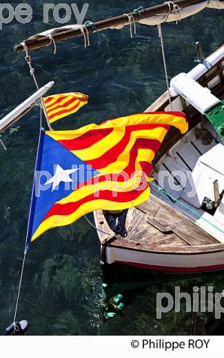 BARQUE CATALANE, PORT DE  BANYULS-SUR-MER,  COTE VERMEILLE, ROUSSILLON, CATALOGNE. (66F02129.jpg)