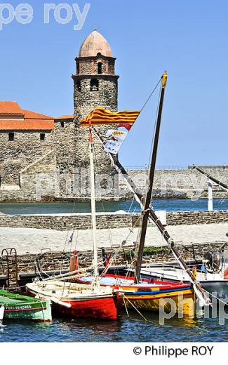 LE VILLAGE FORTIFIE  DE COLLIOURE,  ET LA COTE VERMEILLE, ROUSSILLON, CATALOGNE. (66F02819.jpg)