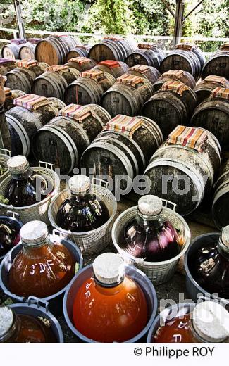 LA GUINELLE, VINAIGRE DE BANYULS,  COMMUNE DE  PORT VENDRES , COTE VERMEILLE, ROUSSILLON, CATALOGNE. (66F03126.jpg)