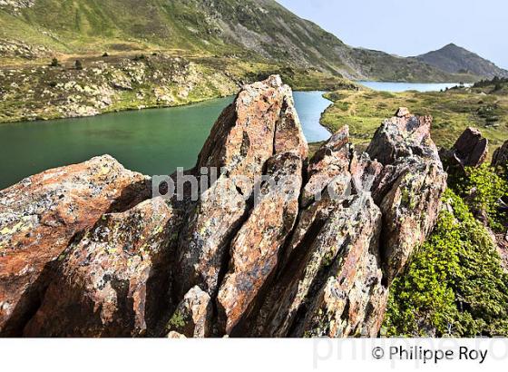 LAC DE SOUBIRANS,  LES ETANGS DU  MASSIF DU CARLIT,  CERDAGNE, ROUSSILLON. (66F03329.jpg)