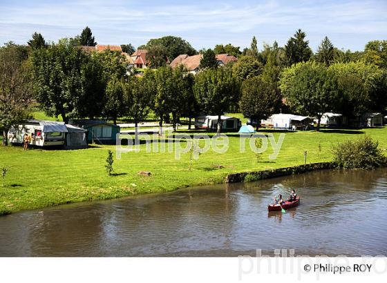 CANOE ET CAMPING, RIVIERE DE L'OGNON, HAUTE-SAONE, FRANCE (70F00109.jpg)