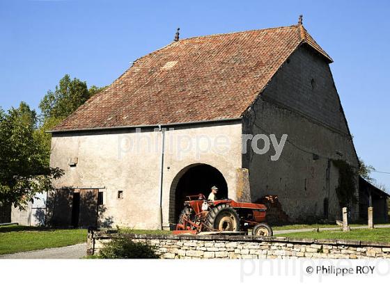 FERME COMTOISE, VALLEE DE L'OGNON, HAUTE-SAONE, FRANCE (70F00417.jpg)