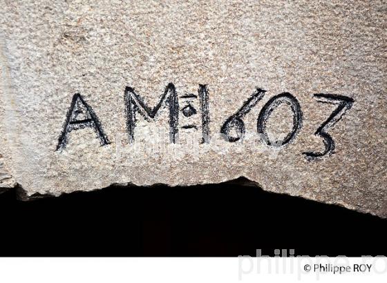 LINTEAU GRAVE, MAISON DE LA VALLEE DE L'OGNON, FRANCE (70F00437.jpg)