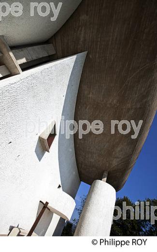 CHAPELLE NOTRE-DAME DU HAUT, LE CORBUSIER, RONCHAMP, FRANCE (70F00707.jpg)