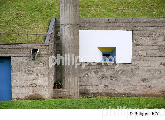 CHAPELLE NOTRE-DAME DU HAUT, LE CORBUSIER, RONCHAMP, FRANCE (70F00714.jpg)
