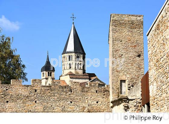 ENCEINTE ET CLOCHER DE L' ANCIENNE ABBAYE DE CLUNY, BOURGOGNE. (71F00108.jpg)