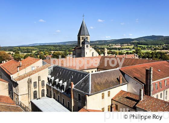 ANCIENNE ABBAYE BENEDICTINE DE CLUNY, ET PAYSAGE DU MACONNAIS,  BOURGOGNE. (71F00110.jpg)