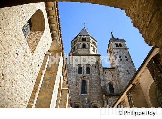 ANCIENNE ABBAYE BENEDICTINE DE CLUNY,  MACONNAIS,  BOURGOGNE. (71F00123.jpg)