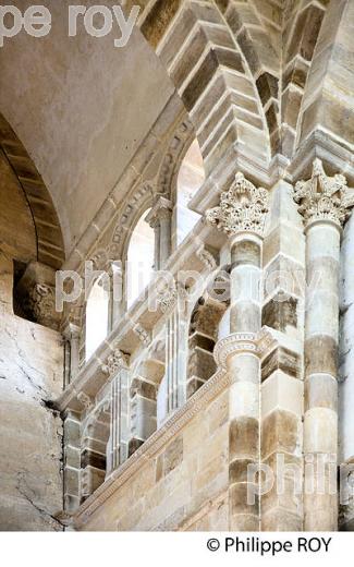 ANCIENNE ABBAYE BENEDICTINE DE CLUNY,  MACONNAIS,  BOURGOGNE. (71F00129.jpg)