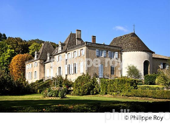 CHATEAU DE MONCEAU, ROUTE LAMARTINE, VILLAGE  DE PRISSE, MACONNAIS, BOURGOGNE. (71F00235.jpg)