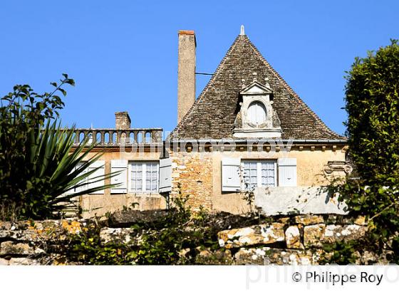 CHATEAU DE MONCEAU, ROUTE LAMARTINE, VILLAGE  DE PRISSE, MACONNAIS, BOURGOGNE. (71F00237.jpg)