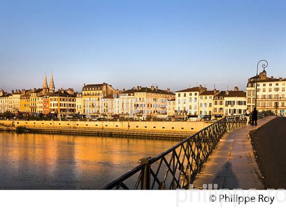 LA SAONE,  ET QUAI LAMARTINE, CENTRE HISTORIQUE DE MACON, MACONNAIS,  BOURGOGNE. (71F00614.jpg)