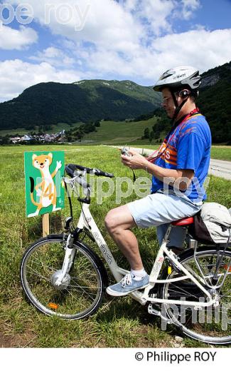 CYCLOTOURISME, VELO ELECTRIQUE, MASSIF DES BAUGES, SAVOIE (73F01319.jpg)