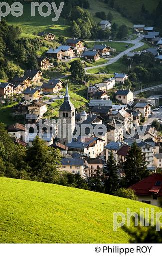 VILLAGE DE BEAUFORT DANS L'ALPAGE, SAVOIE, FRANCE (73F01818.jpg)