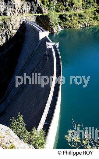 LAC DE BARRAGE DE LA GITTAZ, BEAUFORTAIN, SAVOIE, FRANCE (73F02309.jpg)