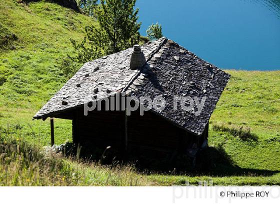 CHALETS DU BEAUFORTIN ET , LAC DE ROSELEND, SAVOIE, FRANCE (73F02624.jpg)
