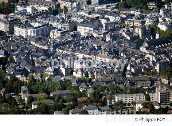 VUE AERIENNE DE LA VILLE DE CHAMBERY, SAVOIE, FRANCE (73F02735.jpg)