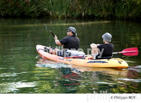 KAYAK SUR LE CANAL DE SAVIERES, SAVOIE, FRANCE (73F03612.jpg)