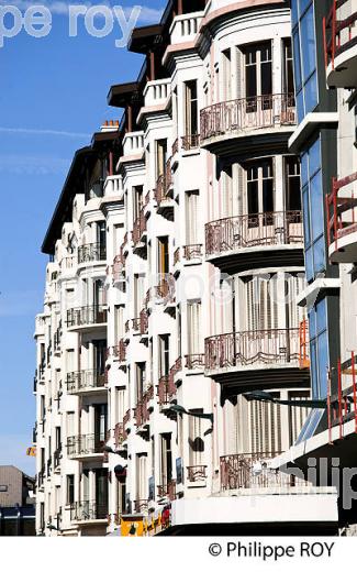 IMMEUBLE ART DECO, ANNECY, HAUTE-SAVOIE, FRANCE (74F01018.jpg)