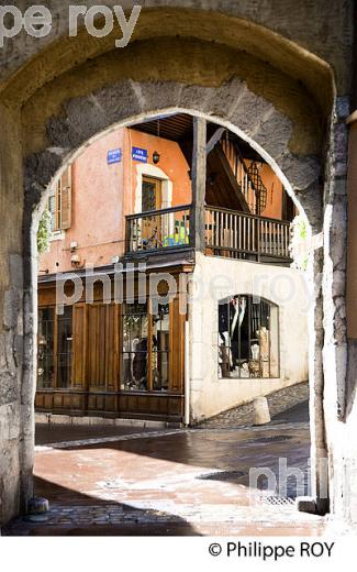 PORTE PERRIERE, VIEIL ANNECY, HAUTE-SAVOIE, FRANCE (74F01123.jpg)