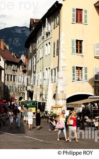 RUE PIETONNE, VIEIL ANNECY, HAUTE-SAVOIE, FRANCE (74F01219.jpg)