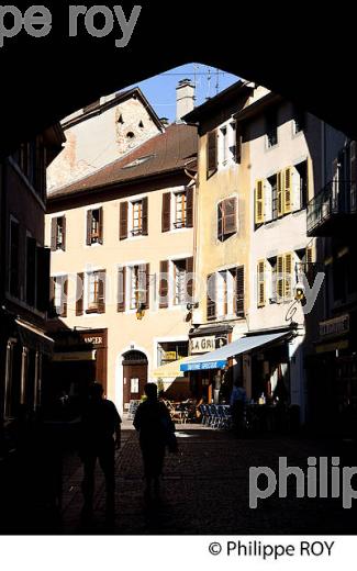RUE PIETONNE, VIEIL ANNECY, HAUTE-SAVOIE, FRANCE (74F01221.jpg)