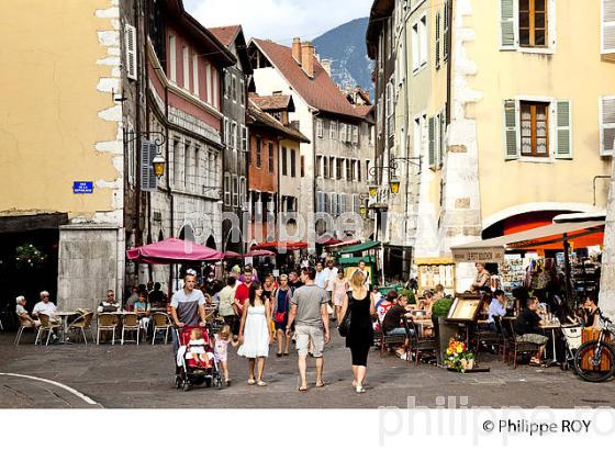 RUE PIETONNE, VIEIL ANNECY, HAUTE-SAVOIE, FRANCE (74F01233.jpg)